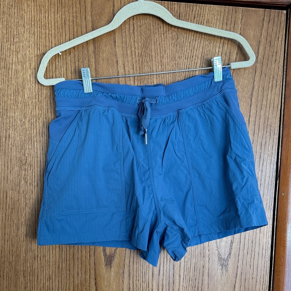 Lululemon studio Shorts